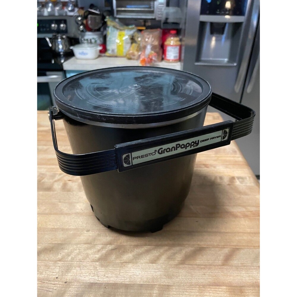 Vintage 1982 Presto Gran Pappy Electric Deep Fryer with lid